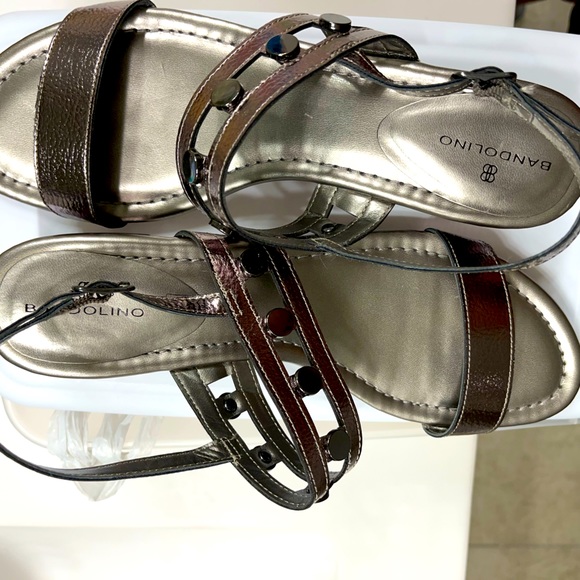 New Size 10 Bandolino sandals - Picture 1 of 3